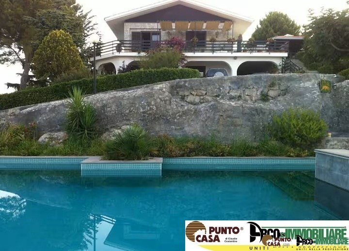 Monreale, Monte Caputo, Villa Singola Panoramica con Piscina – 3 Unità Abitative Indipendenti