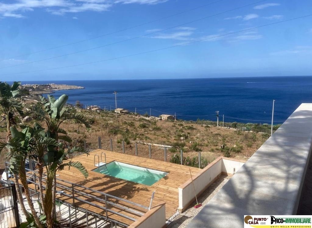 San Vito Lo Capo ,Villa esclusiva, fronte mare con piscina e 3 ettari di terreno